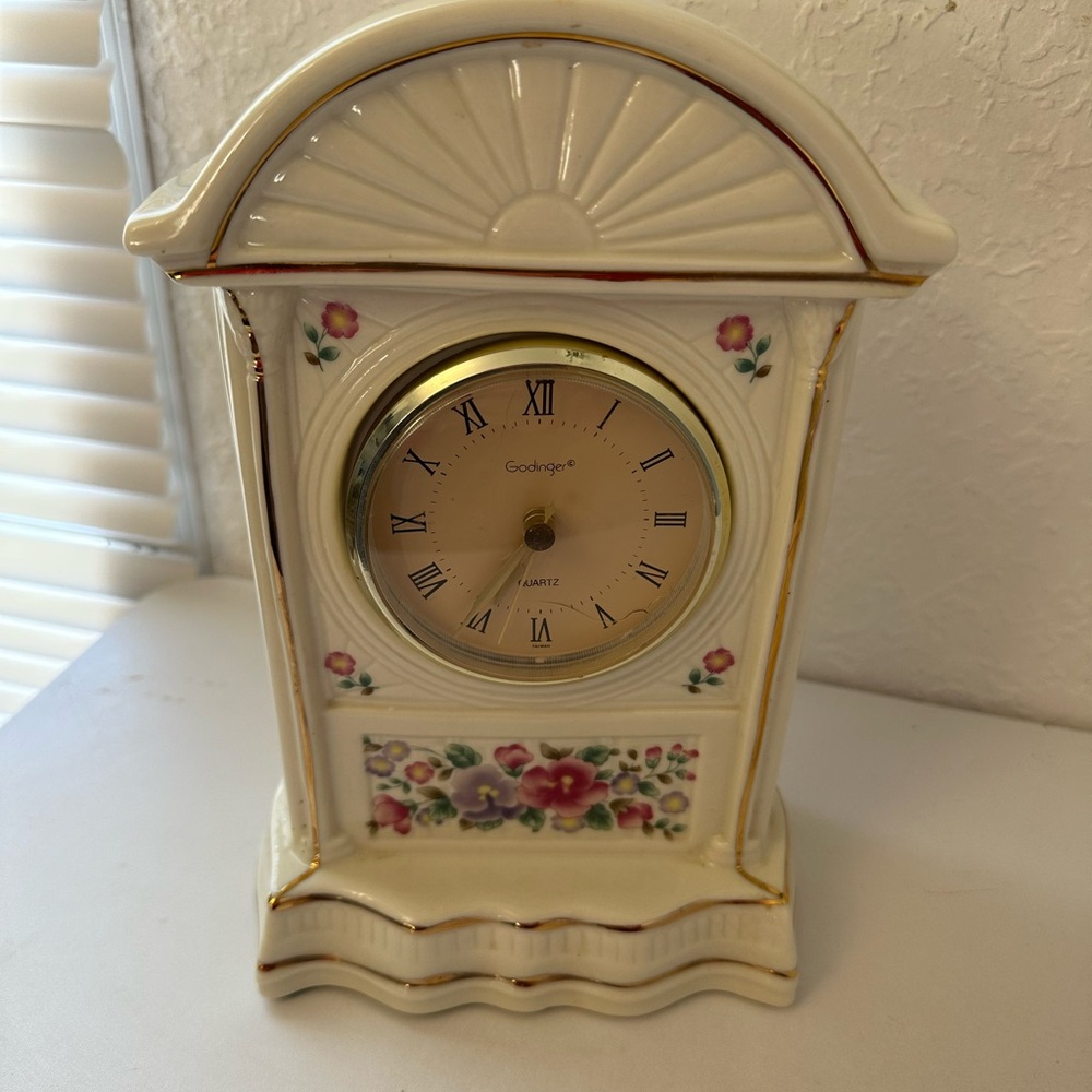 Godinger Cream and Gold Floral Wall Clock